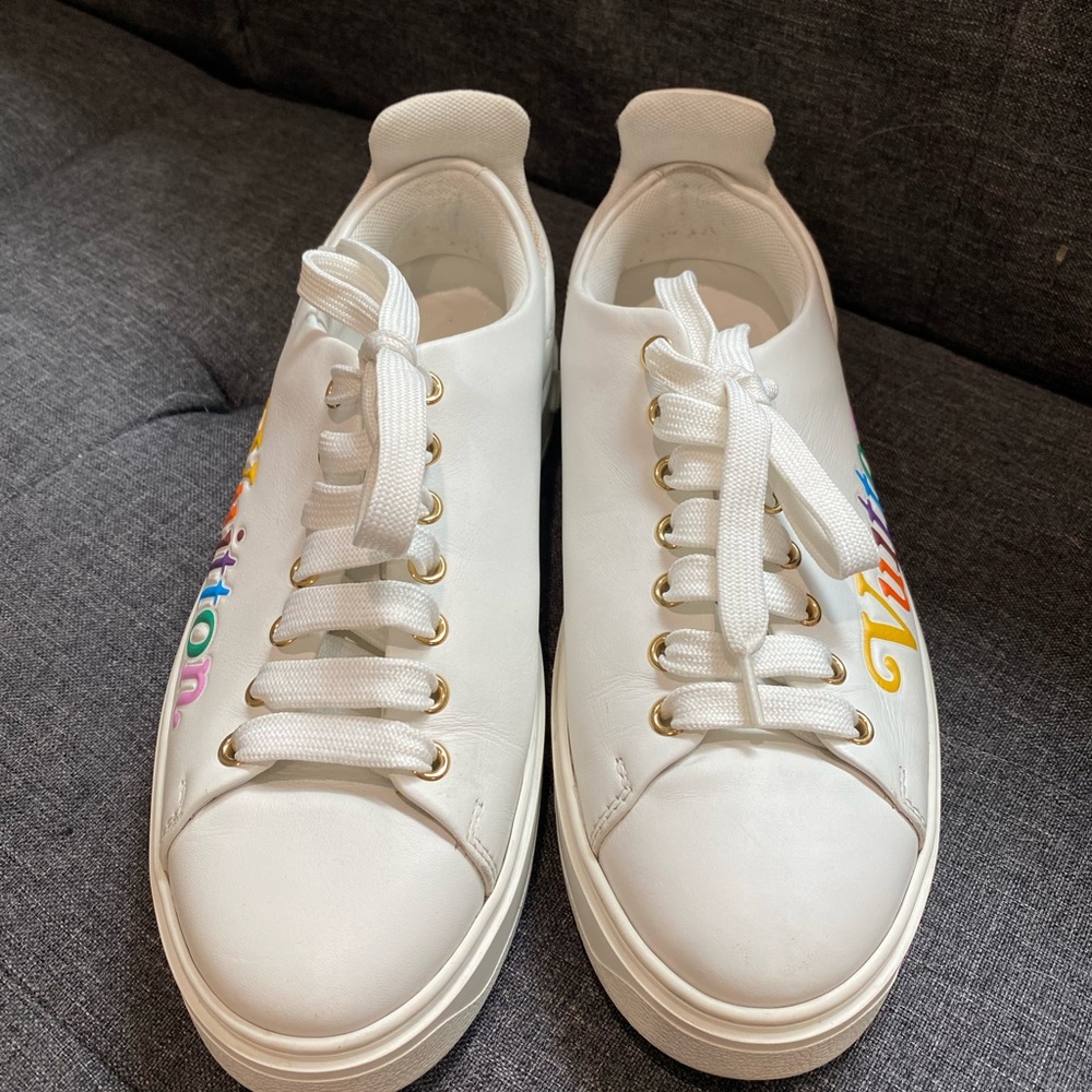 AUTHENTIC Louis Vuitton Sneaker